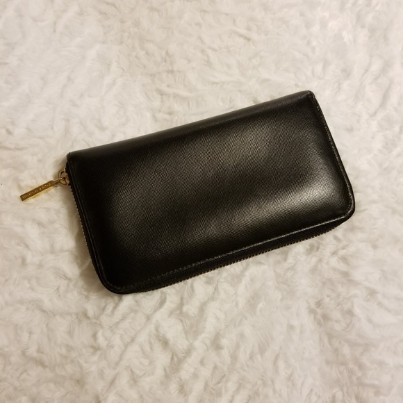 SOLD!!! Tory Burch Robinson Wallet - Picture 2 of 6